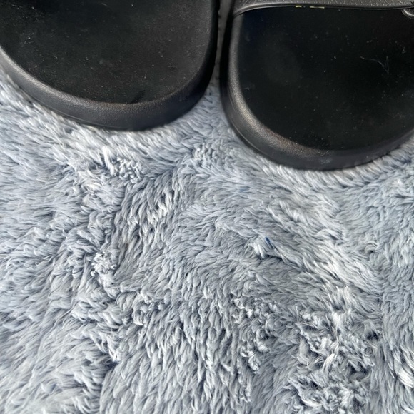 🖤VICTORIA SECRET Slides🖤 - Picture 2 of 4